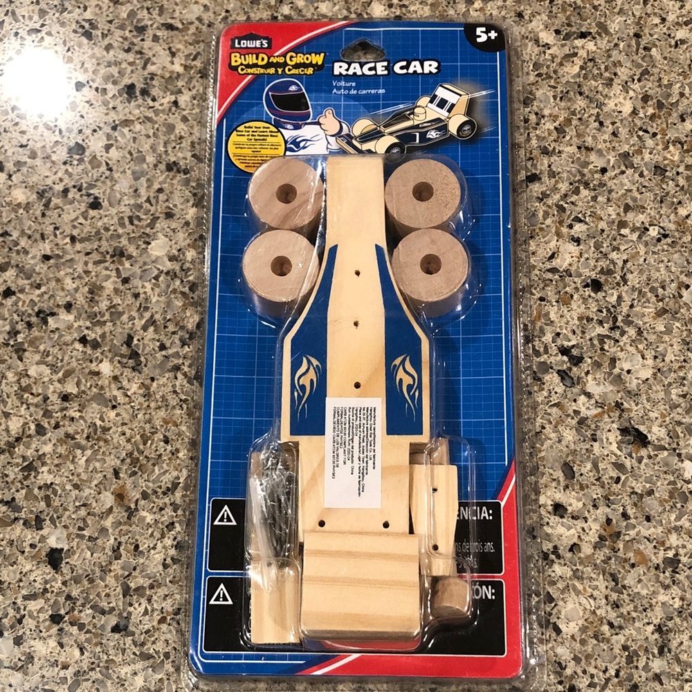 Lowes Build and Grow Wooden Race Car Kit - NIP